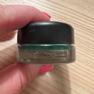 MAC Chromaline shade Landscape Green